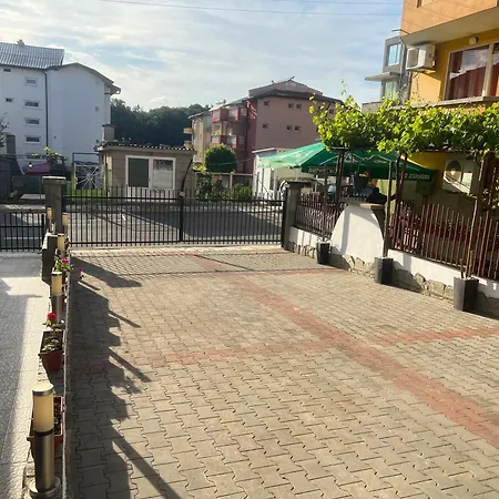 Lazur Hotel 2*