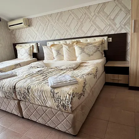 Lazur Hotel 2*